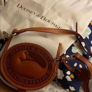 Dooney & Bourke duck bag! Crossbody